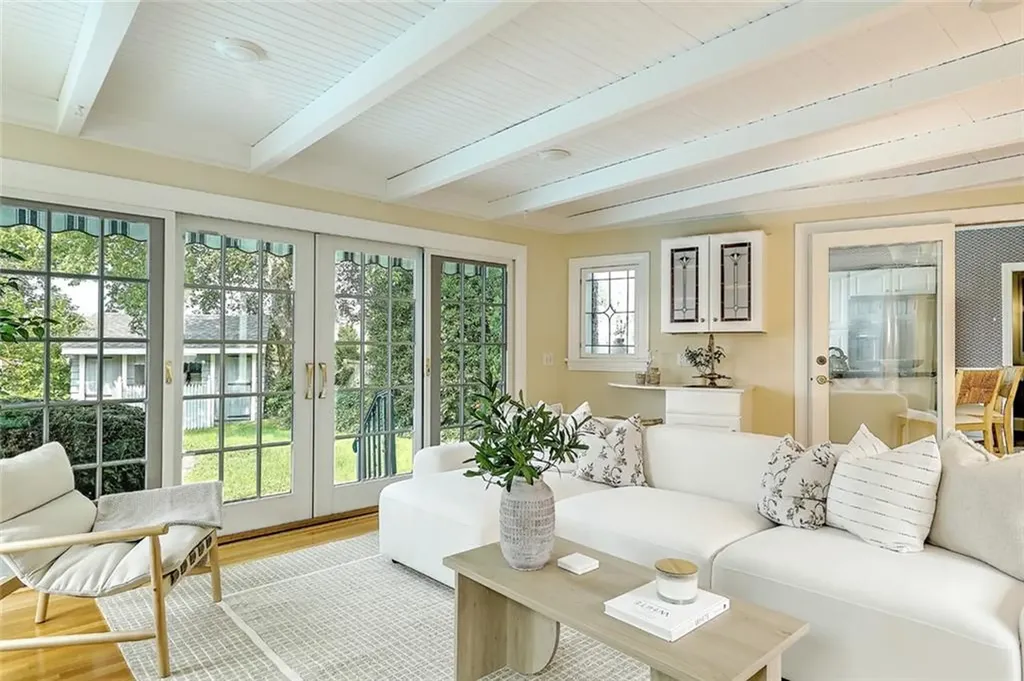 80 New Meadow Road Barrington RI 02806