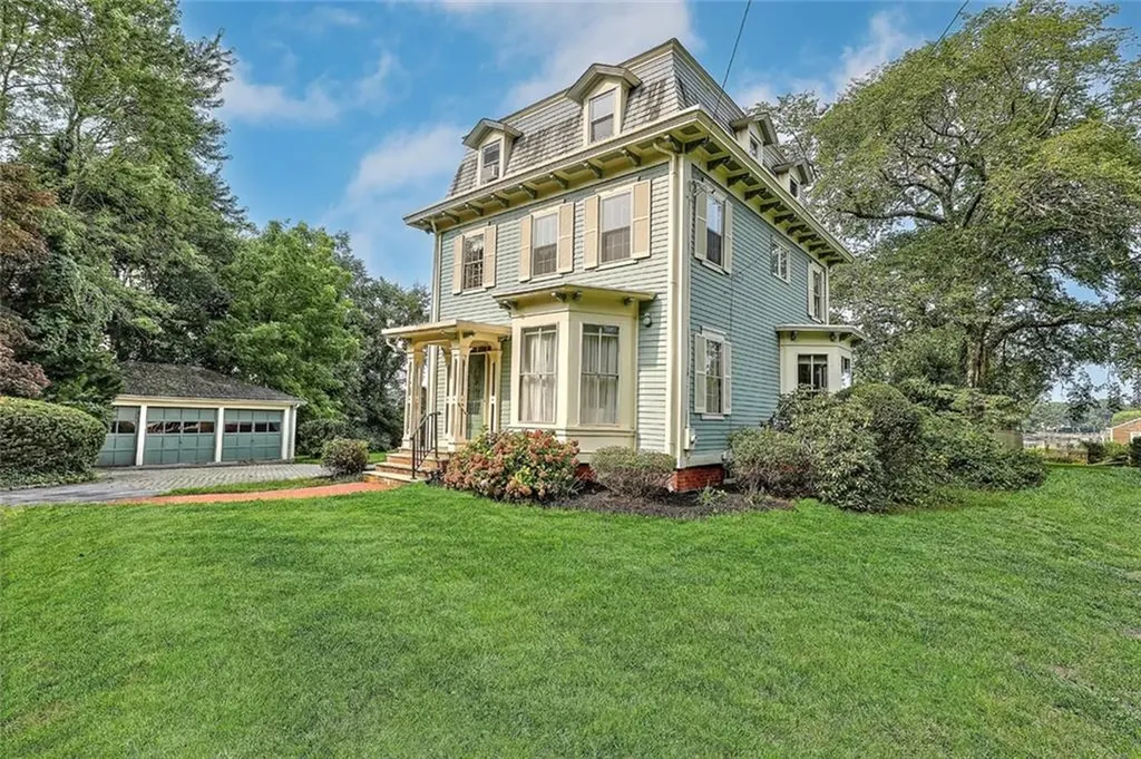 80 New Meadow Road Barrington RI 02806