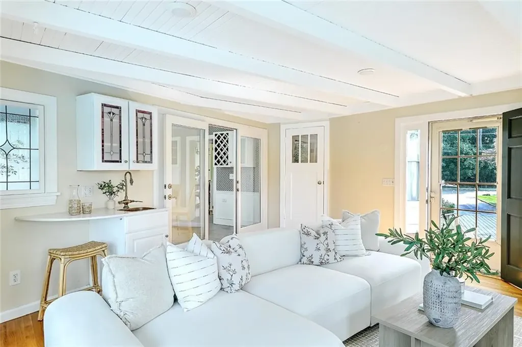 80 New Meadow Road Barrington RI 02806