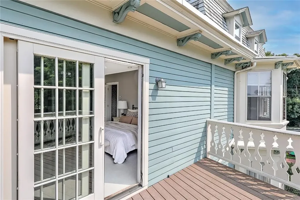 80 New Meadow Road Barrington RI 02806