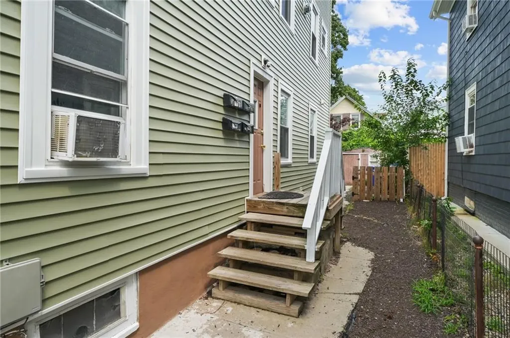299 Lowden Street Pawtucket RI 02860
