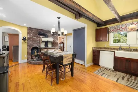 449 Sconticut Neck Road Fairhaven MA 02719