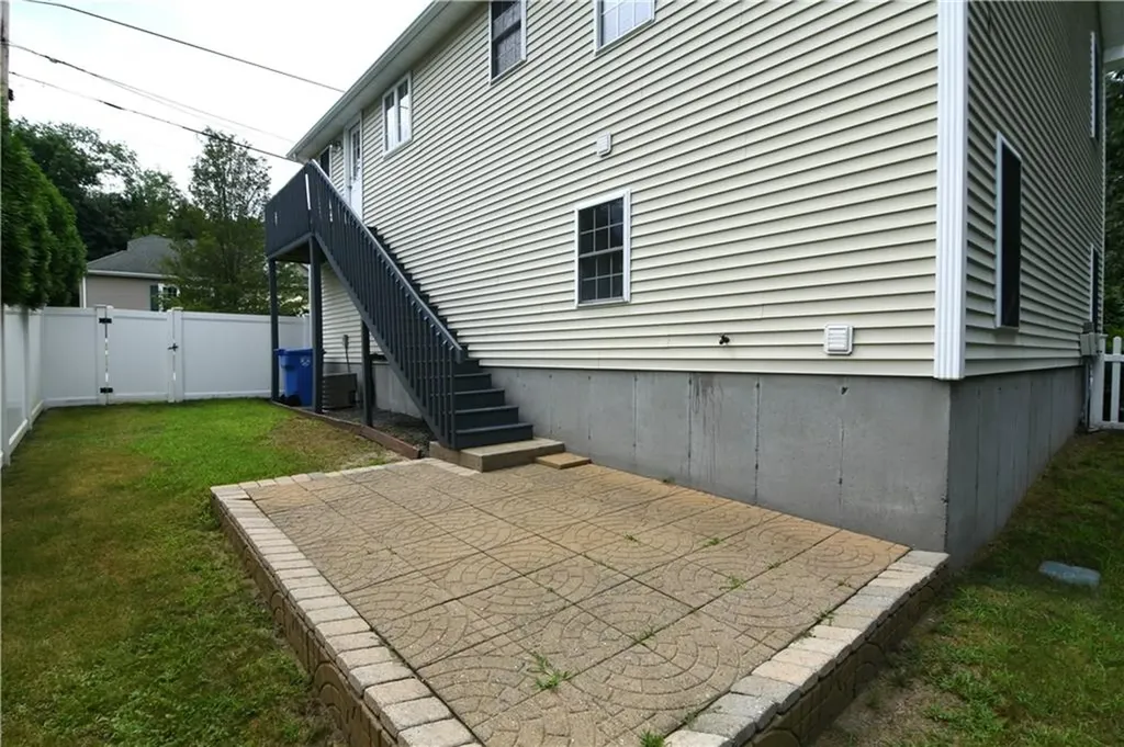 21 Breakneck Hill Road Lincoln RI 02865