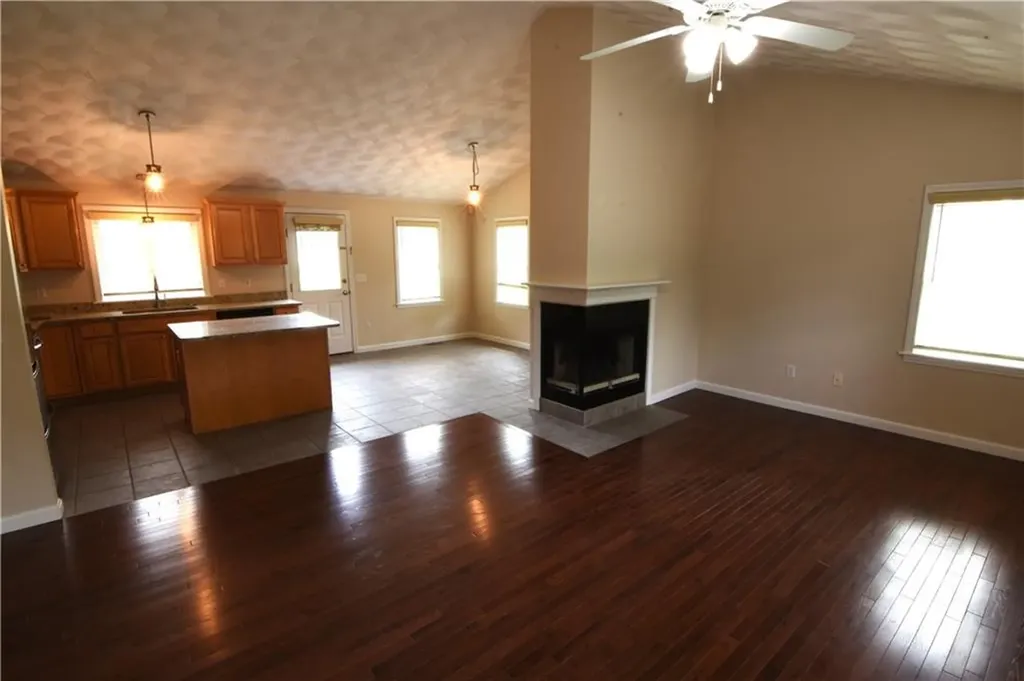 21 Breakneck Hill Road Lincoln RI 02865