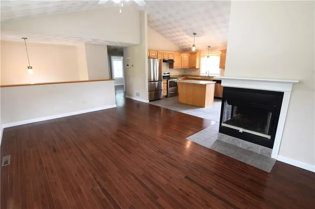 21 Breakneck Hill Road Lincoln RI 02865