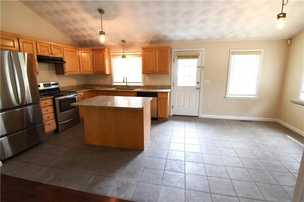 21 Breakneck Hill Road Lincoln RI 02865