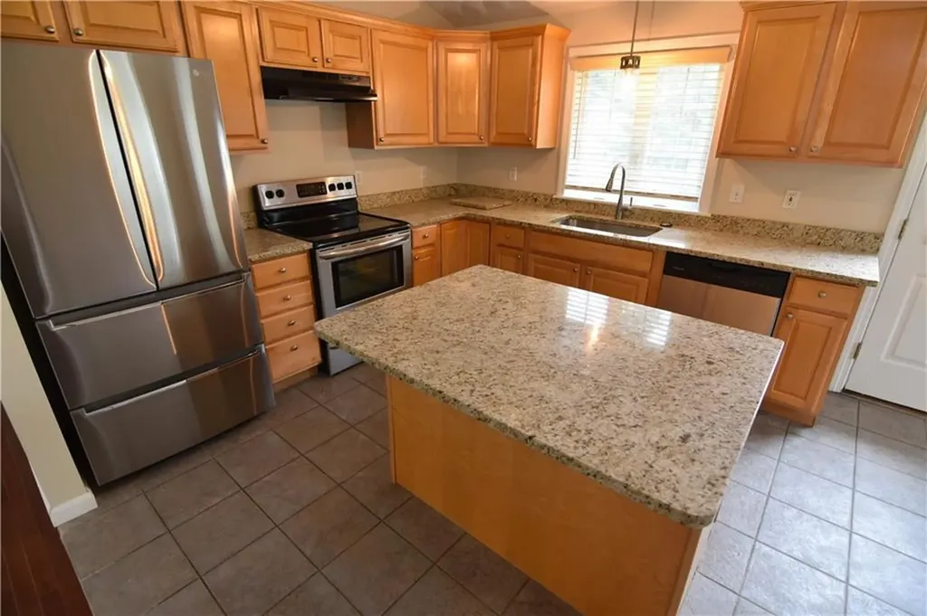 21 Breakneck Hill Road Lincoln RI 02865