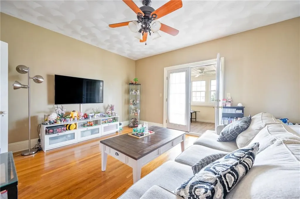 157 Carrington Avenue Woonsocket RI 02895