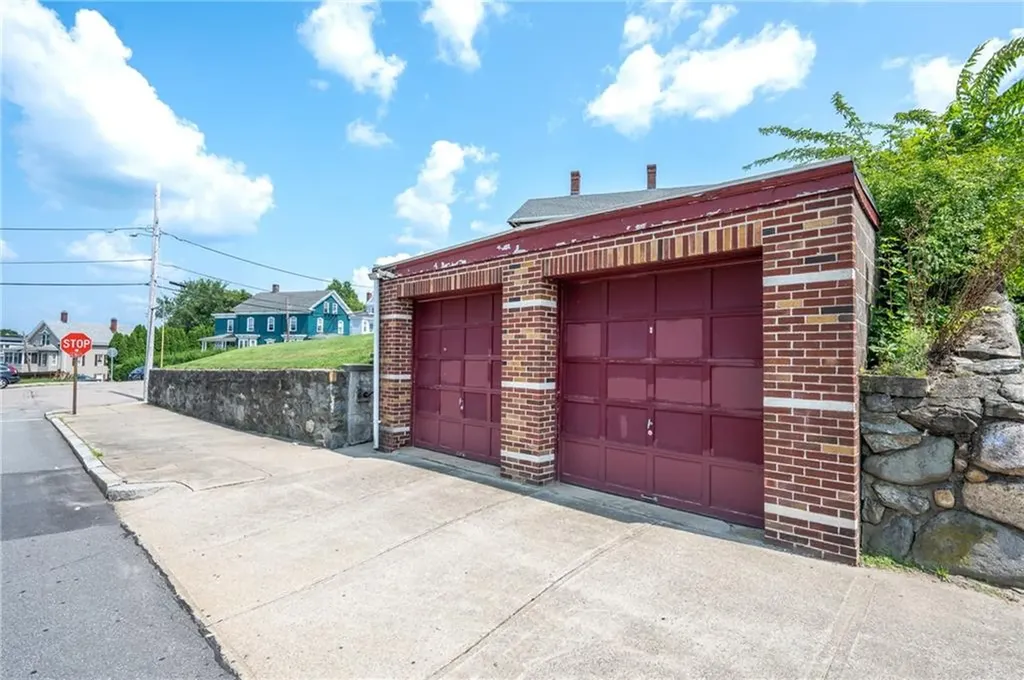 157 Carrington Avenue Woonsocket RI 02895