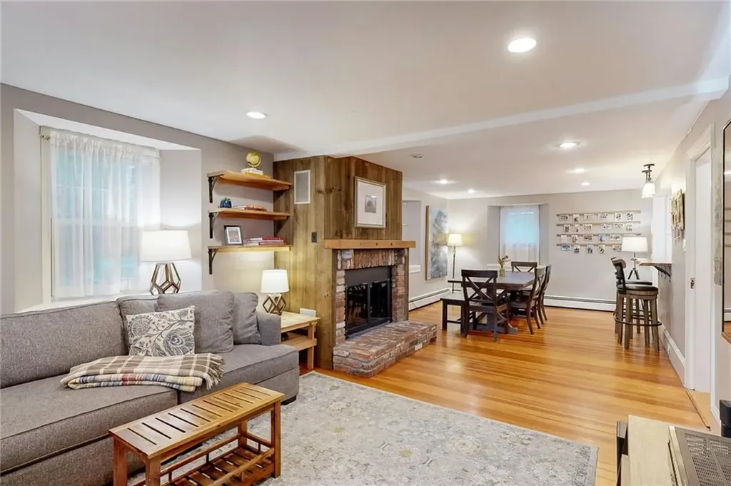 18 Stillwater Road Smithfield RI 02917