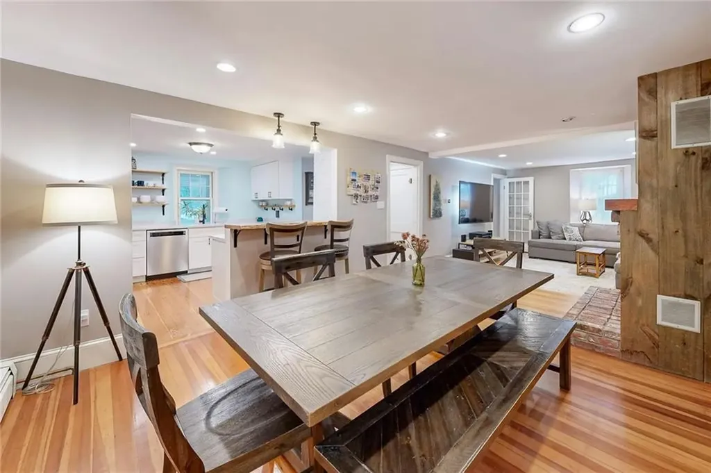18 Stillwater Road Smithfield RI 02917