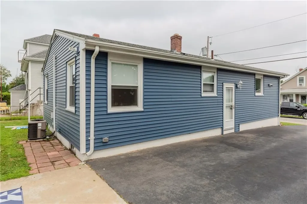 39 Irving Street North Providence RI 02904