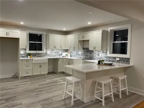 36 Congregational Street Bristol RI 02809