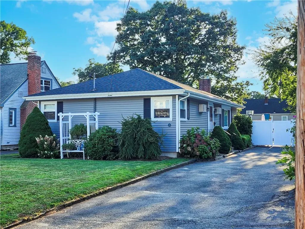 91 Oswald Street Pawtucket RI 02861