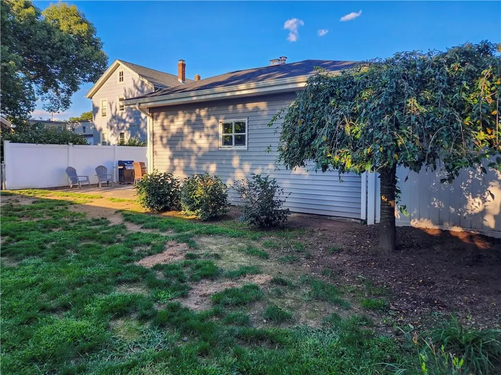 91 Oswald Street Pawtucket RI 02861