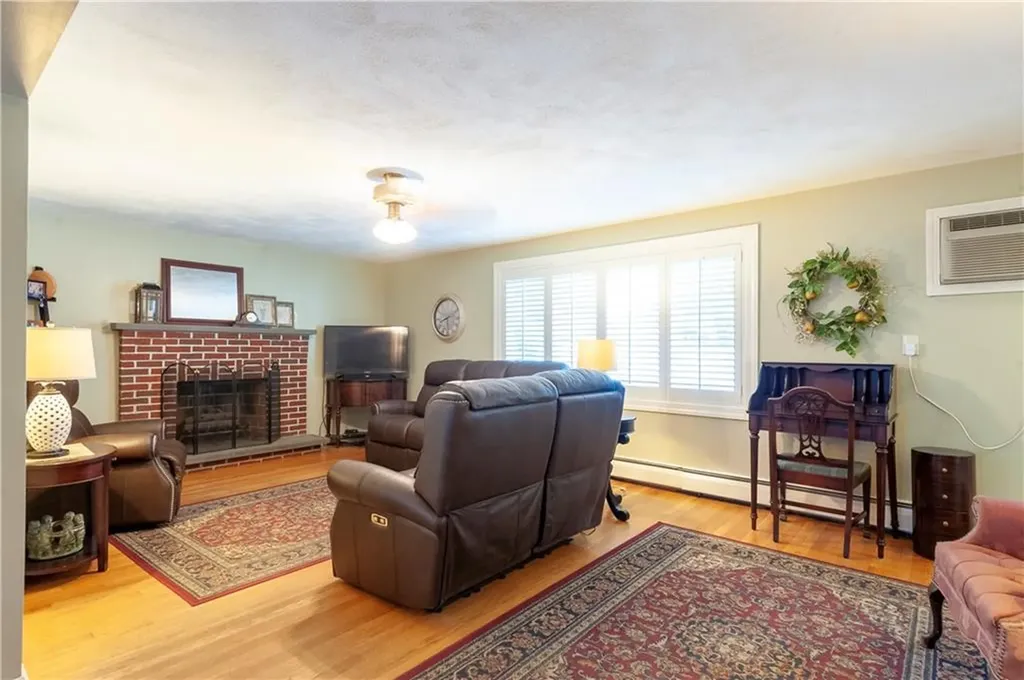 91 Oswald Street Pawtucket RI 02861
