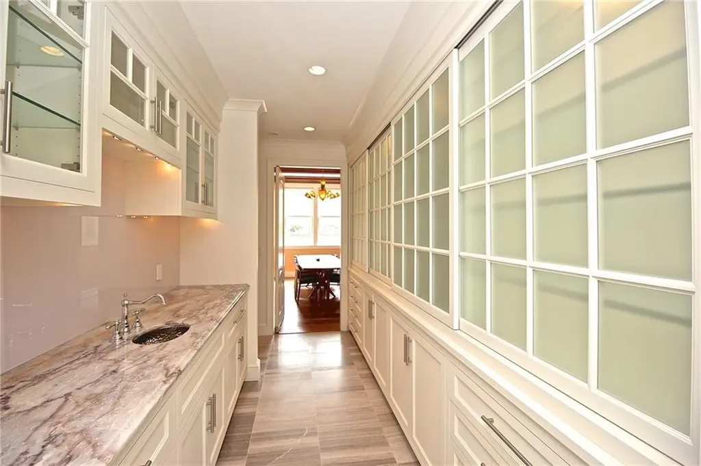 203 Coggeshall Avenue Newport RI 02840
