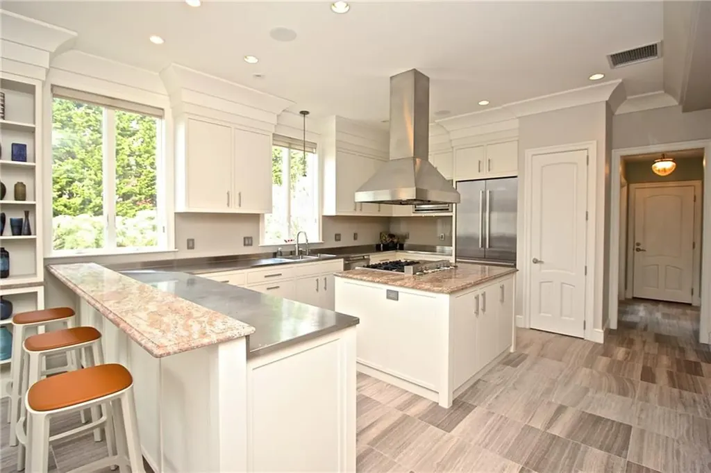 203 Coggeshall Avenue Newport RI 02840