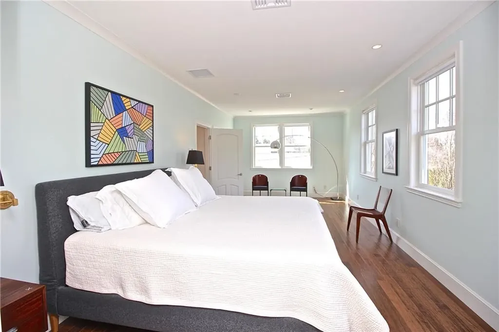 203 Coggeshall Avenue Newport RI 02840