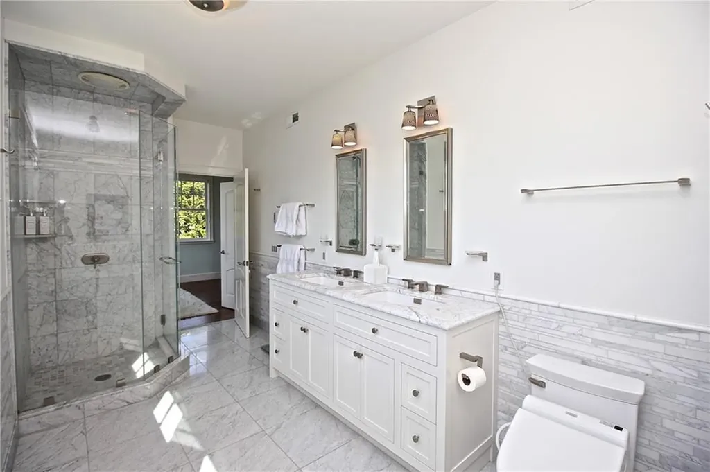 203 Coggeshall Avenue Newport RI 02840