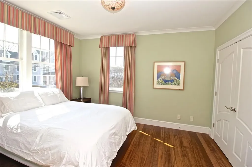 203 Coggeshall Avenue Newport RI 02840