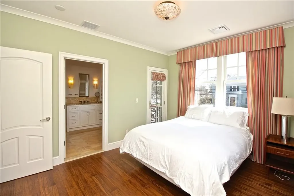 203 Coggeshall Avenue Newport RI 02840