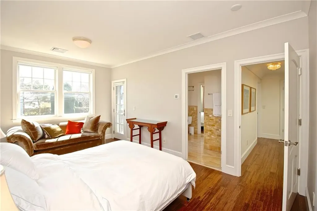 203 Coggeshall Avenue Newport RI 02840