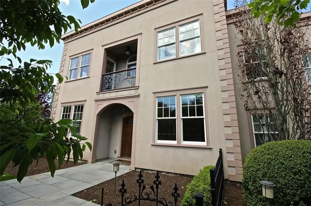 203 Coggeshall Avenue Newport RI 02840