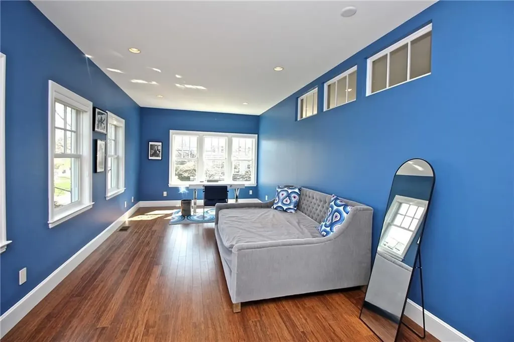 203 Coggeshall Avenue Newport RI 02840