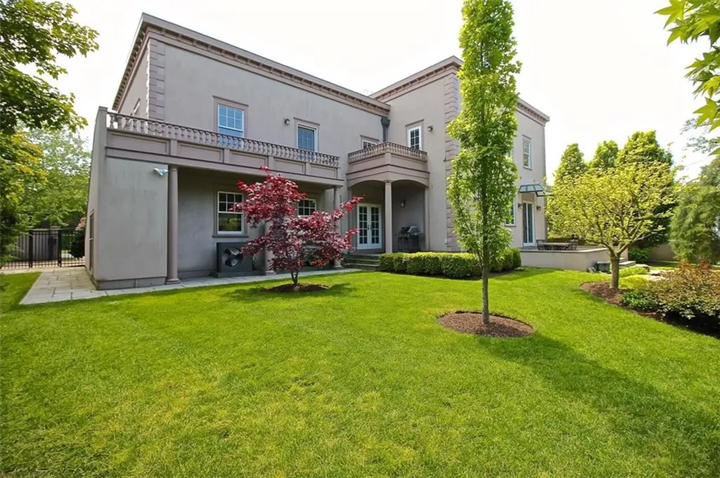 203 Coggeshall Avenue Newport RI 02840