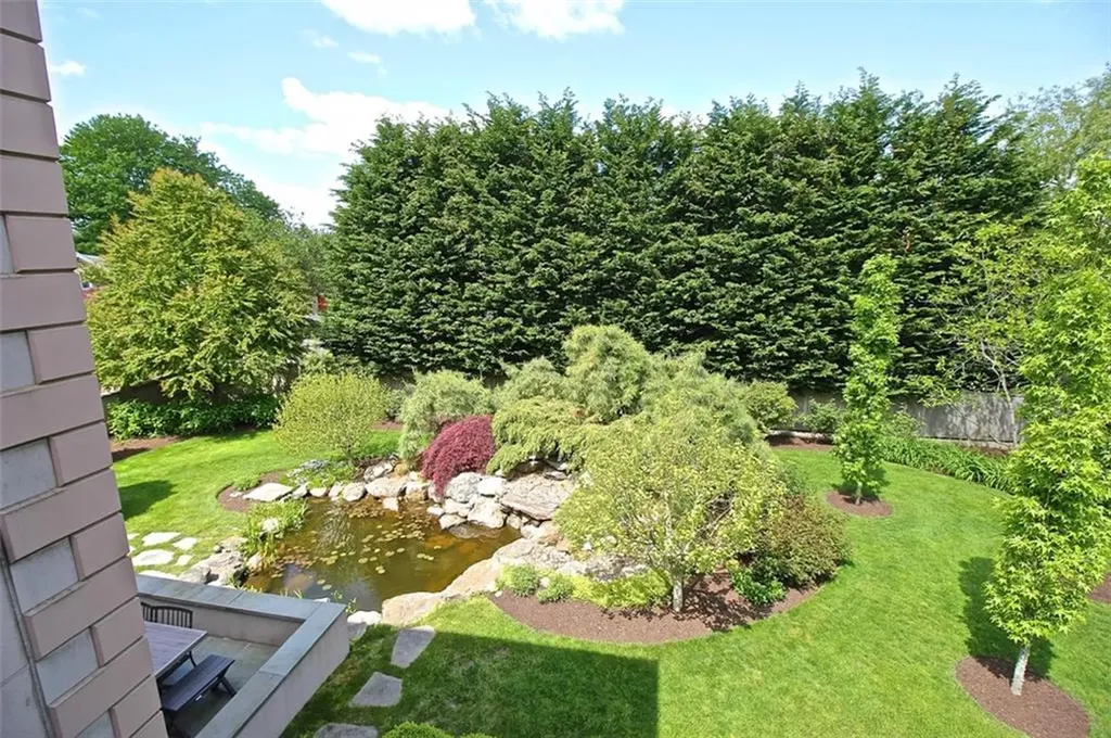 203 Coggeshall Avenue Newport RI 02840