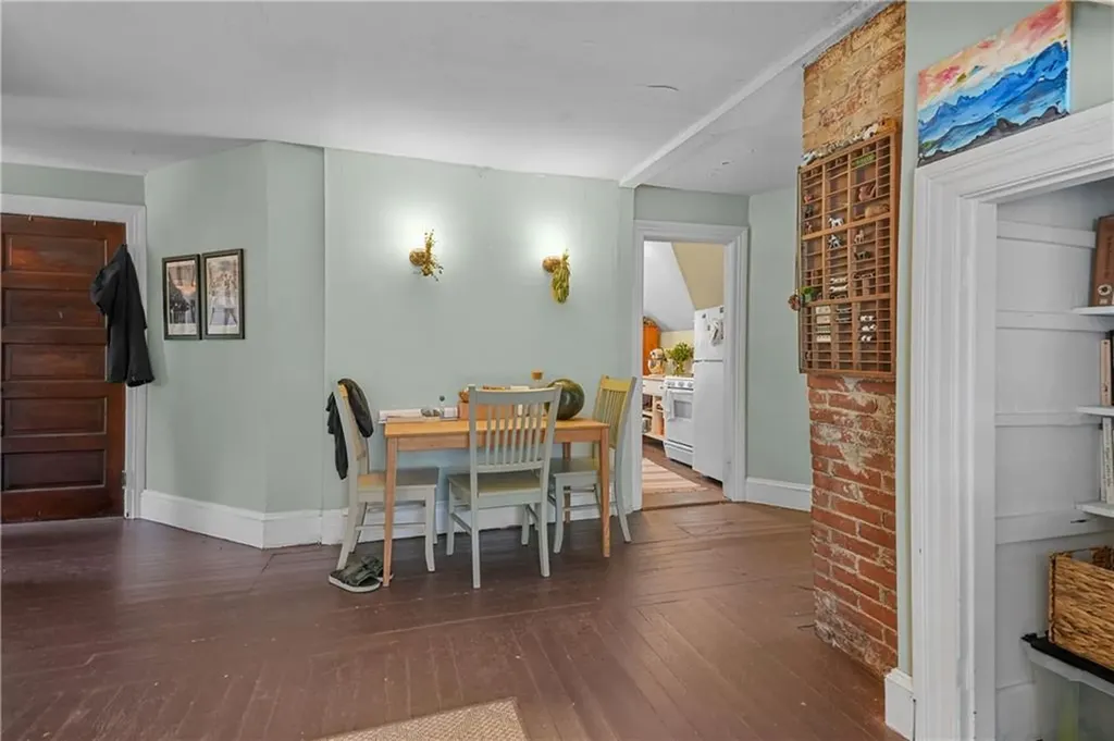 87 East Manning Street Providence RI 02906