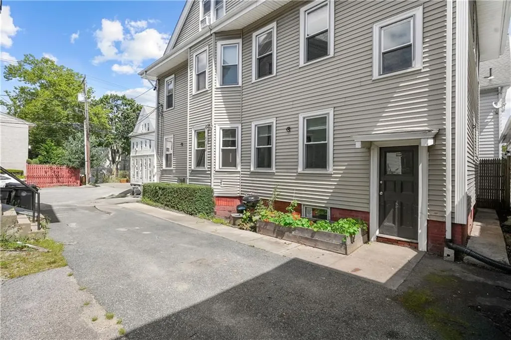 87 East Manning Street Providence RI 02906