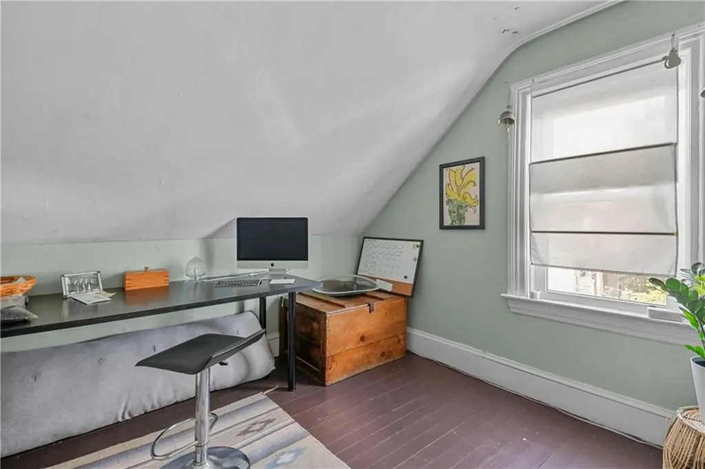 87 East Manning Street Providence RI 02906