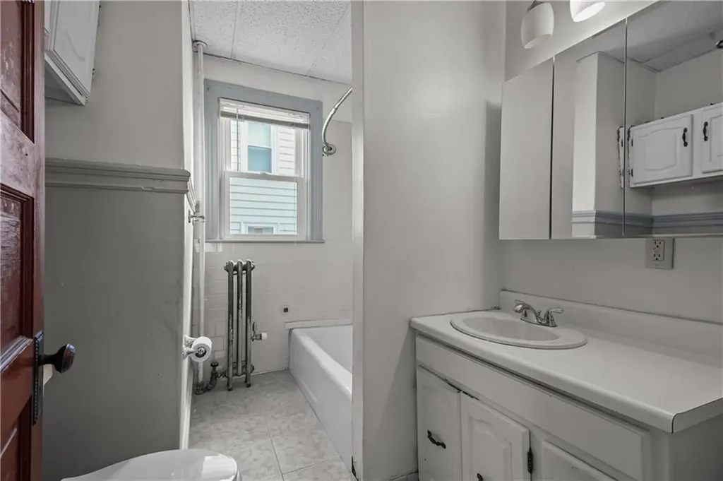87 East Manning Street Providence RI 02906
