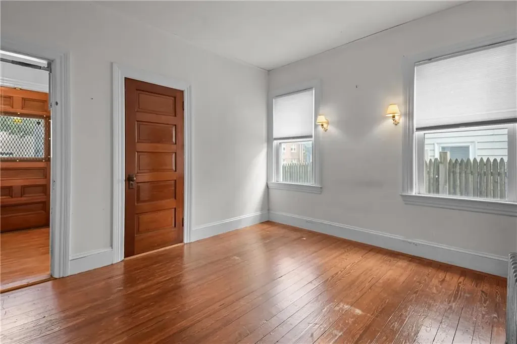 87 East Manning Street Providence RI 02906