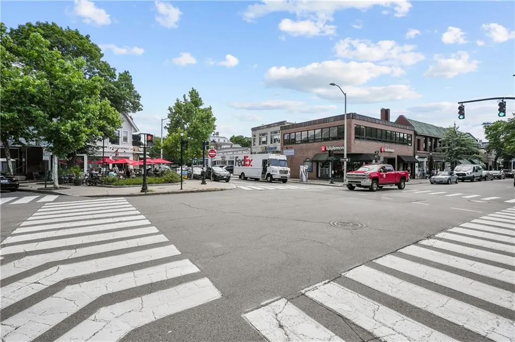 87 East Manning Street Providence RI 02906