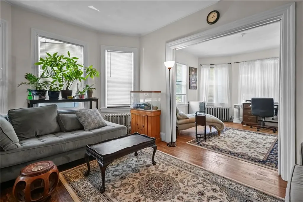 87 East Manning Street Providence RI 02906