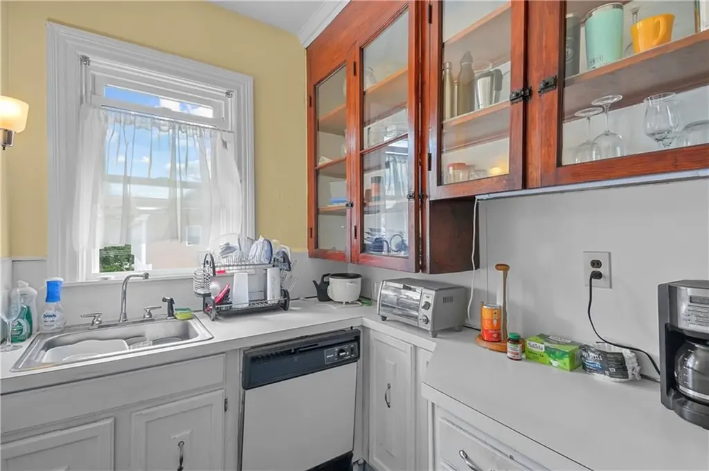 87 East Manning Street Providence RI 02906