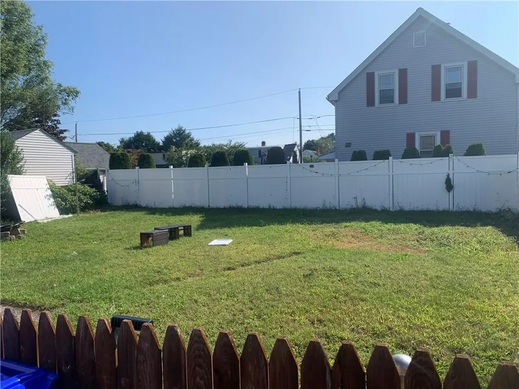 121 Blackburn Street Pawtucket RI 02861