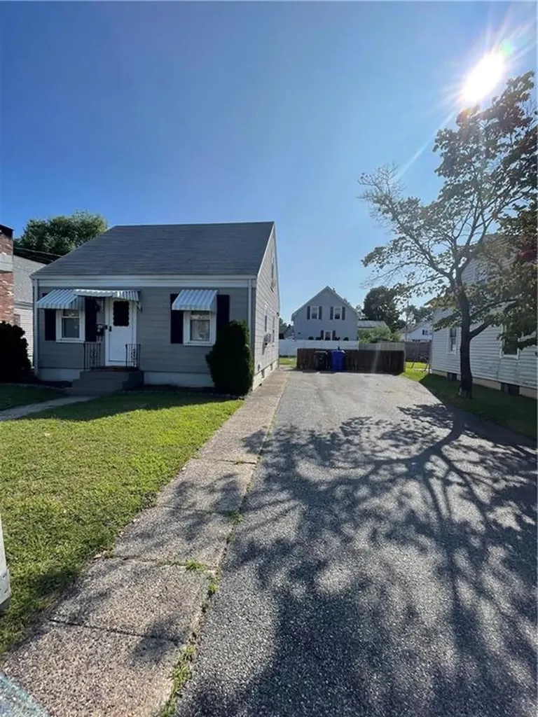 121 Blackburn Street Pawtucket RI 02861