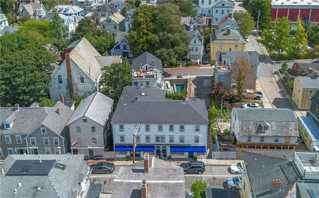 130 132 Spring Street Newport RI 02840