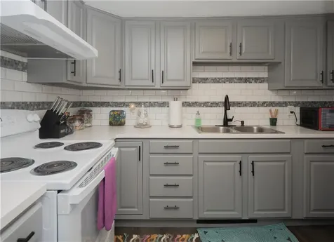 130 132 Spring Street Newport RI 02840