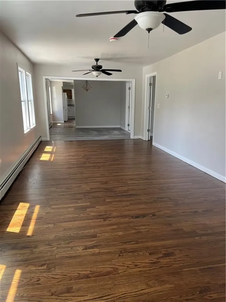 15 Bay Street Tiverton RI 02878