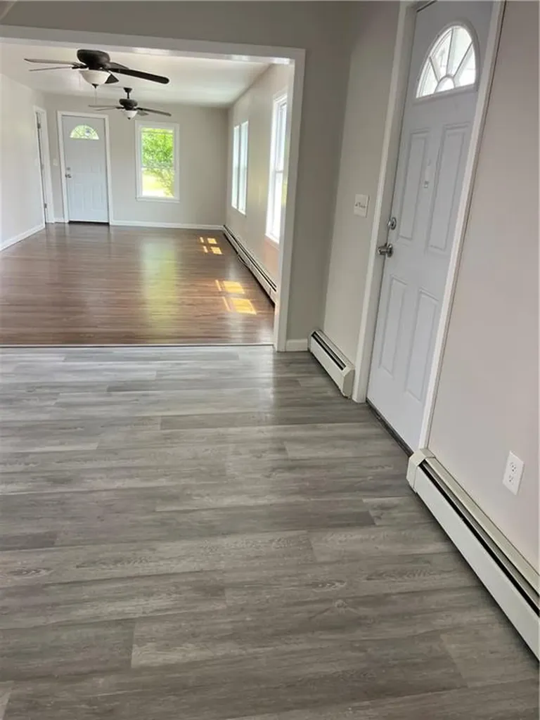 15 Bay Street Tiverton RI 02878