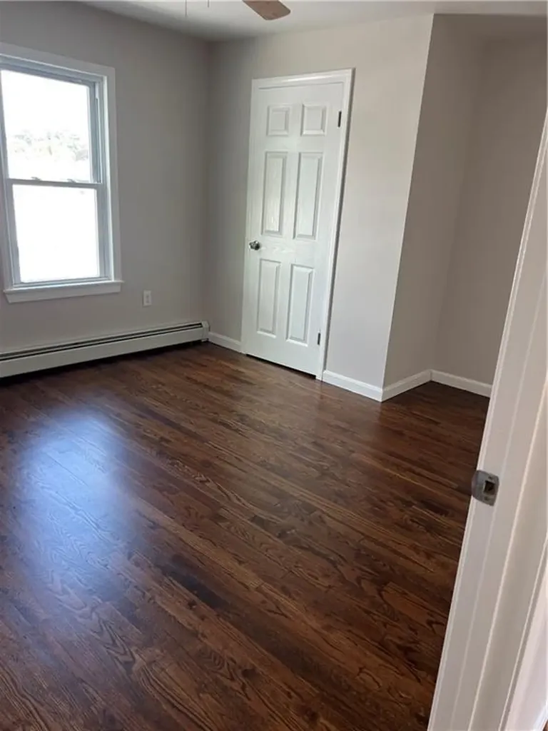 15 Bay Street Tiverton RI 02878