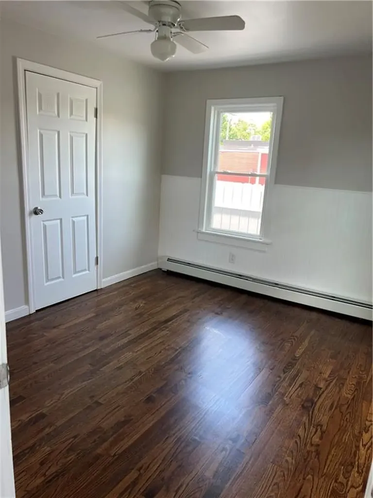 15 Bay Street Tiverton RI 02878