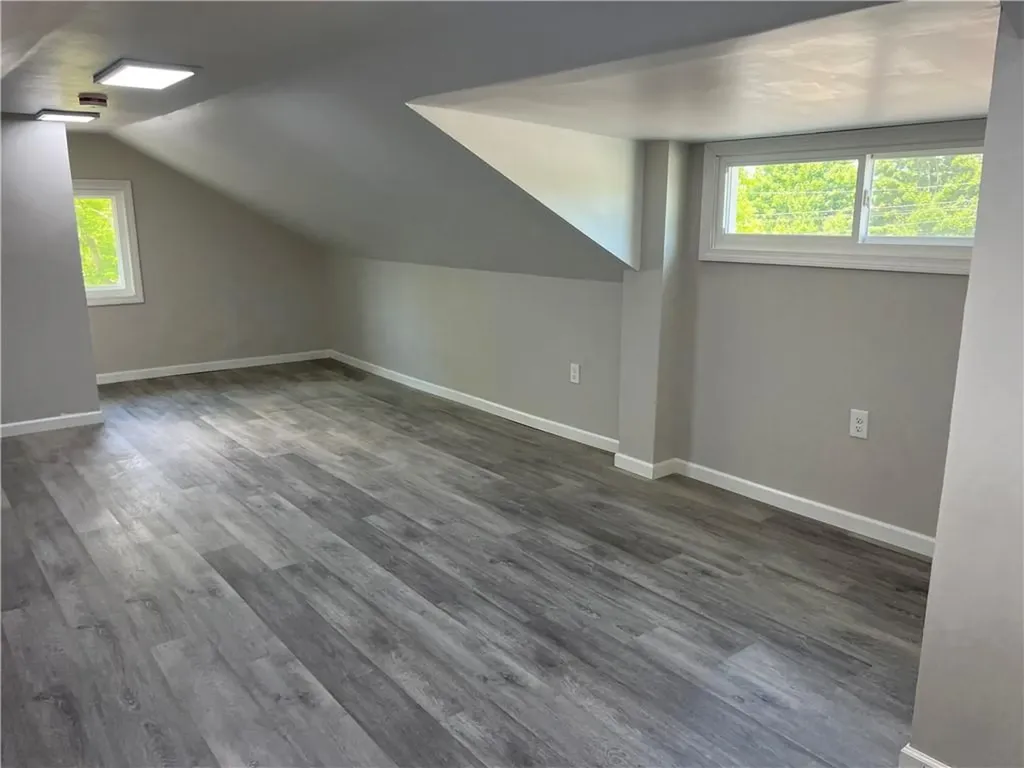 15 Bay Street Tiverton RI 02878