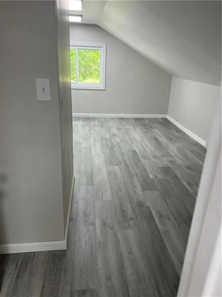 15 Bay Street Tiverton RI 02878