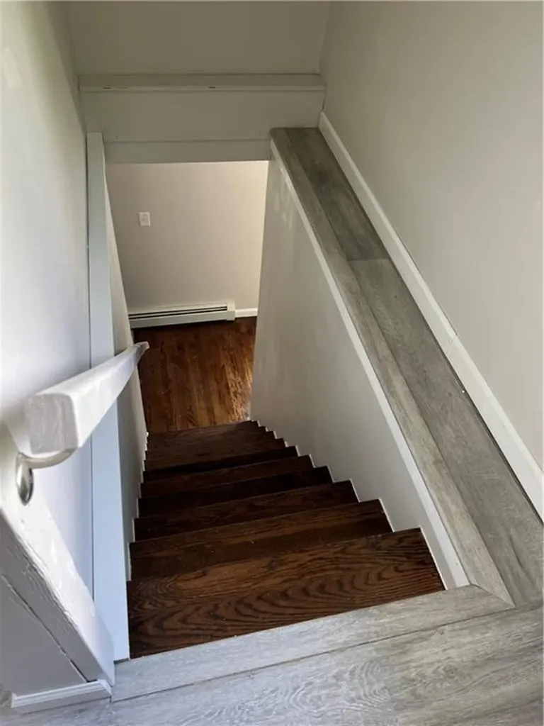 15 Bay Street Tiverton RI 02878